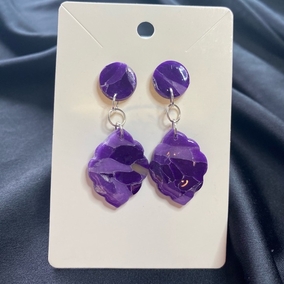 Blue Willow Boutique Earrings - Picture 2 of 3